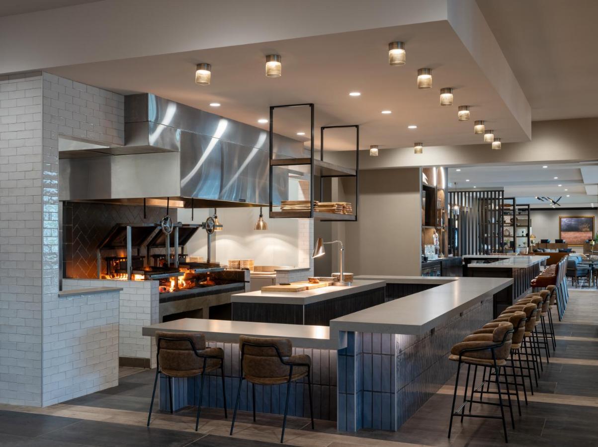 Delta Hotels By Marriott Wichita Falls Convention Center Bagian luar foto