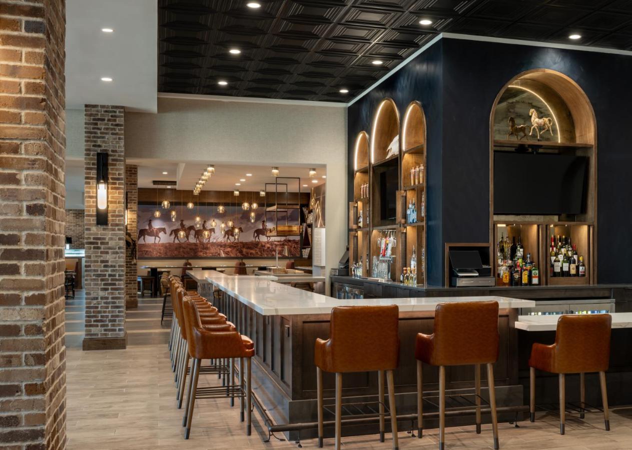 Delta Hotels By Marriott Wichita Falls Convention Center Bagian luar foto