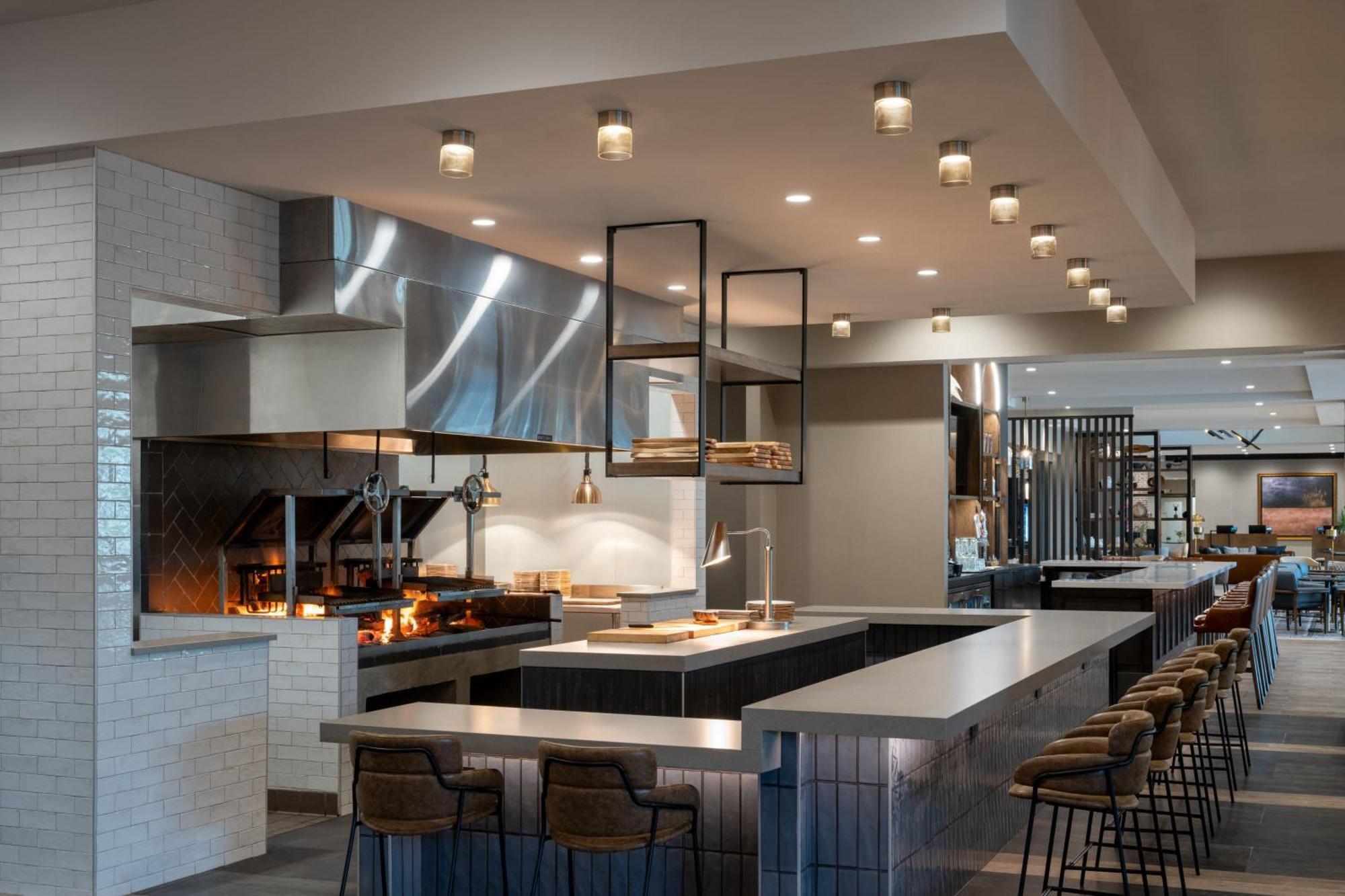 Delta Hotels By Marriott Wichita Falls Convention Center Bagian luar foto