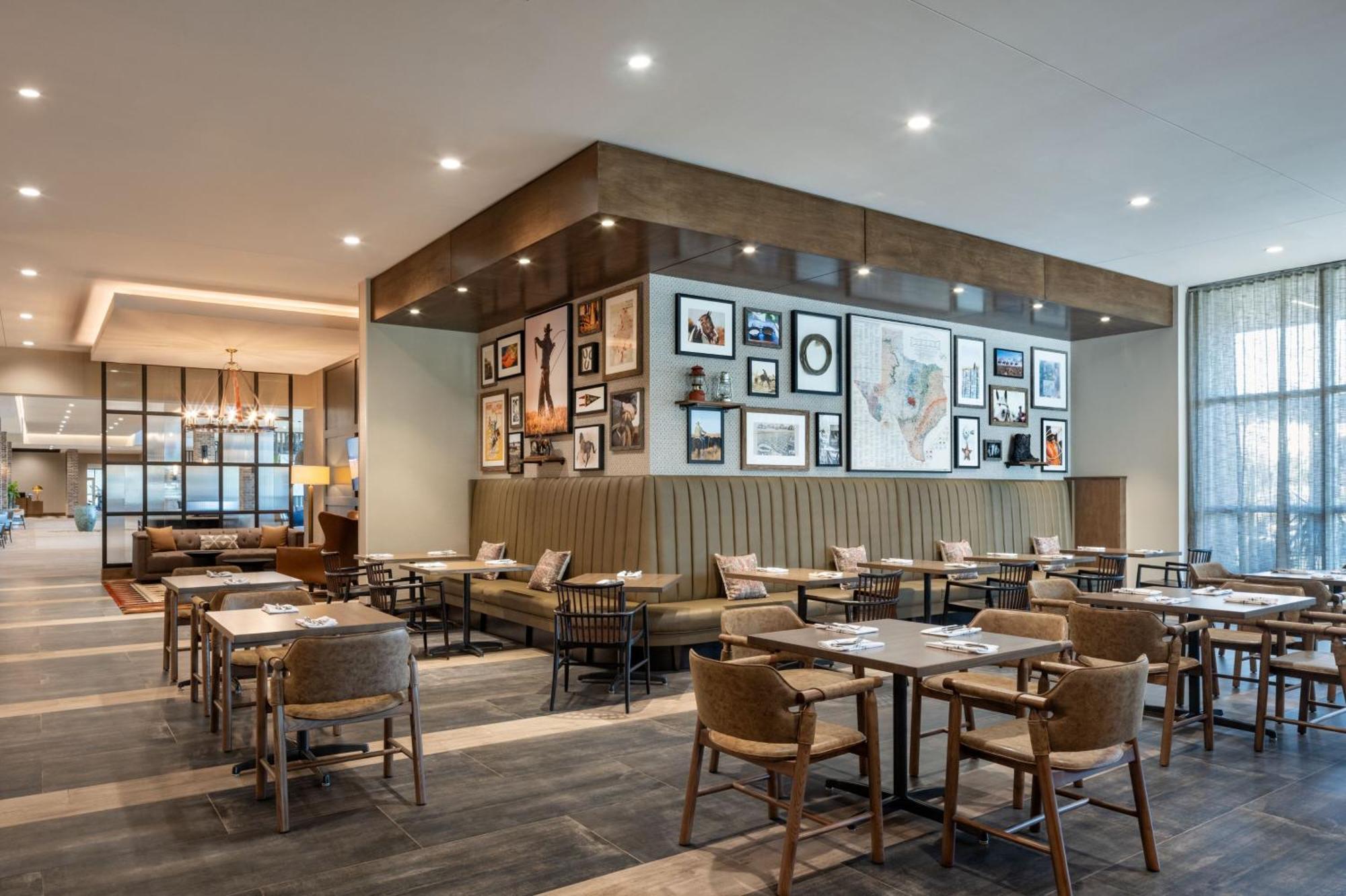 Delta Hotels By Marriott Wichita Falls Convention Center Bagian luar foto