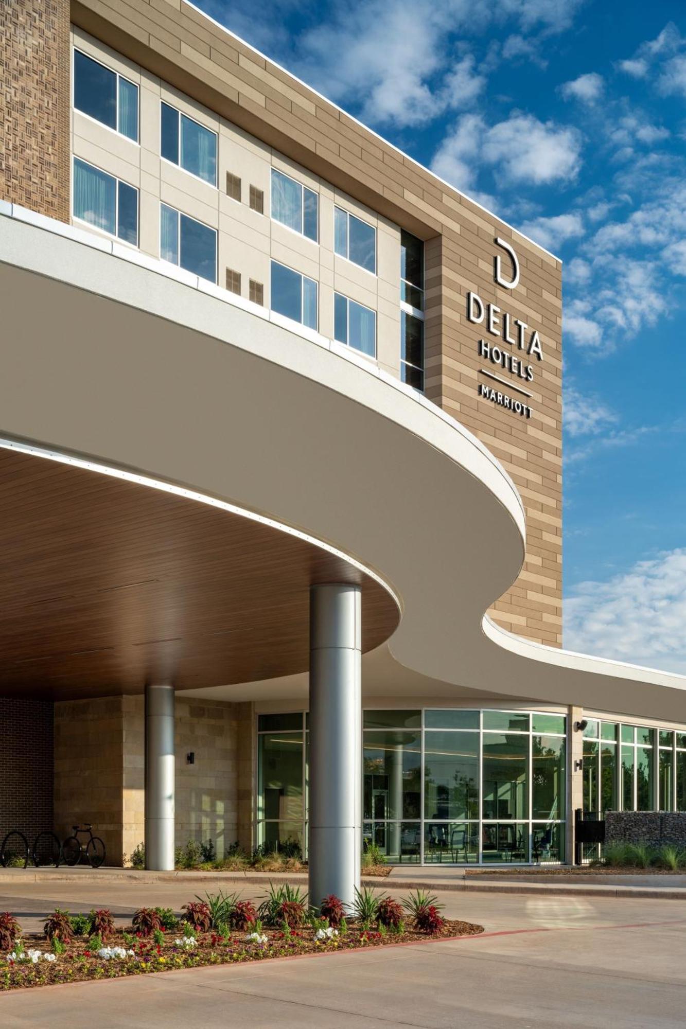 Delta Hotels By Marriott Wichita Falls Convention Center Bagian luar foto