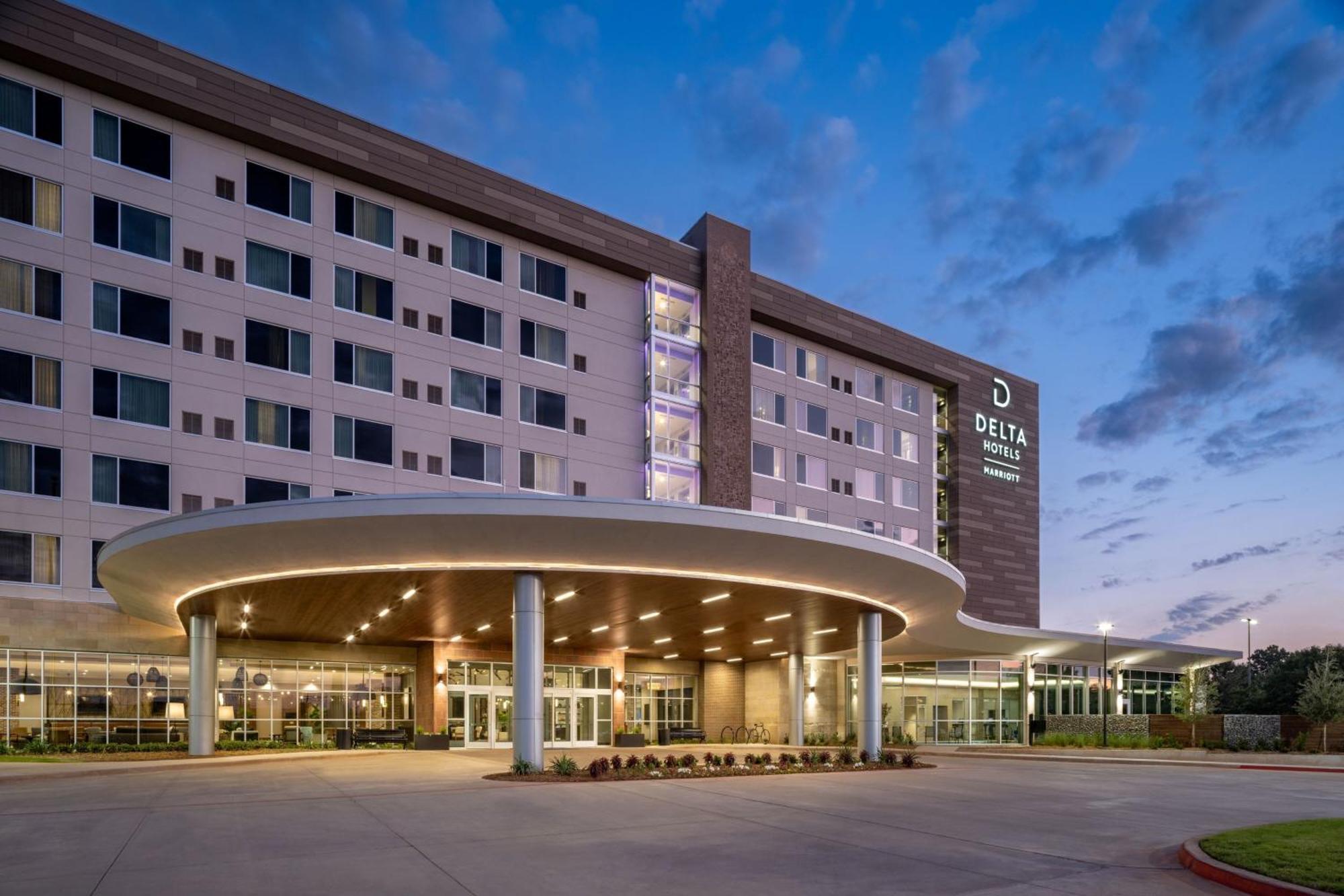 Delta Hotels By Marriott Wichita Falls Convention Center Bagian luar foto