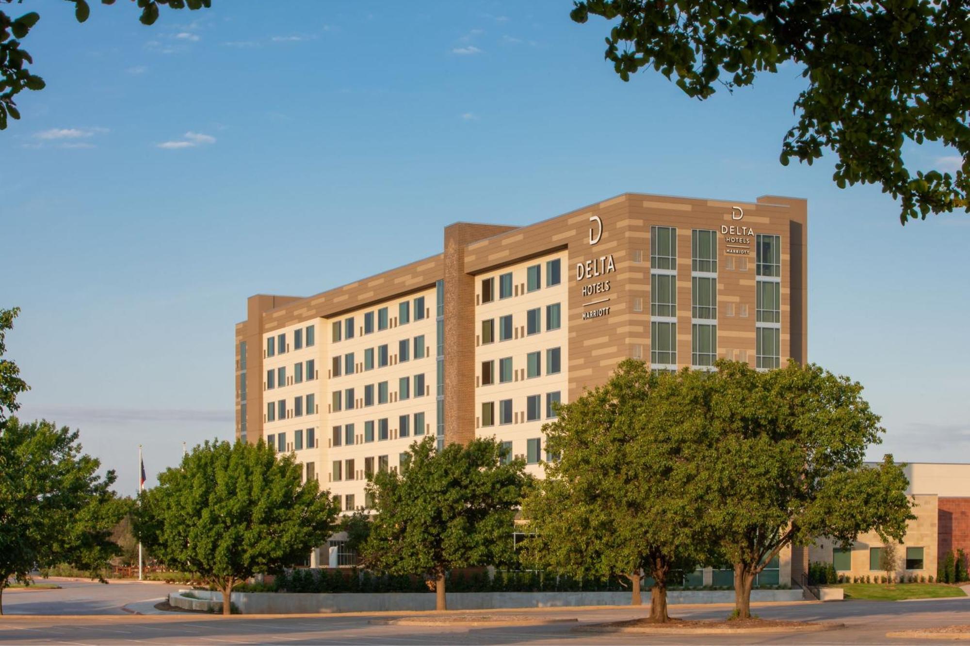 Delta Hotels By Marriott Wichita Falls Convention Center Bagian luar foto